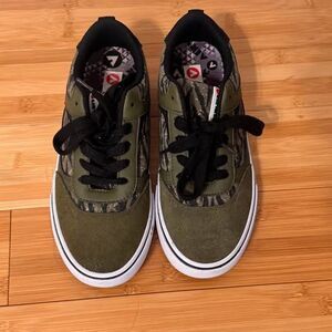 Brand New Boys Airwalk shoes size 6